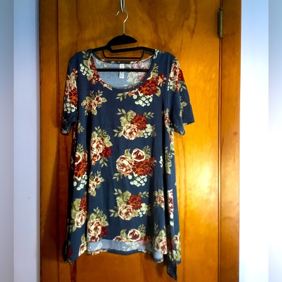 Lularoe Perfect tunic - Picture 1 of 4